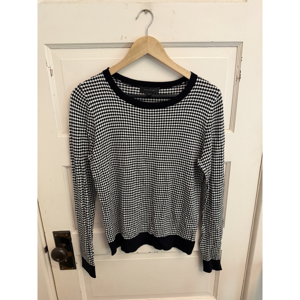 Ann Taylor Women's Black &‎ White Polkadot Knit Light Sweater Office Size Medium